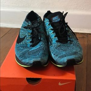 Nike Flyknit Racers sz 9.5